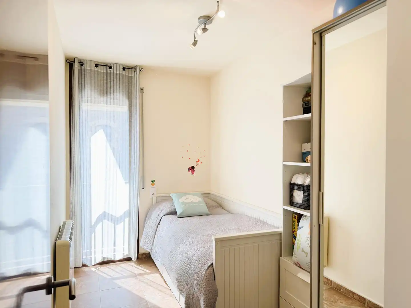 Schlafzimmer von Wohnung zum Verkauf in Guardiola de Berguedà mit Heizung und Ofen