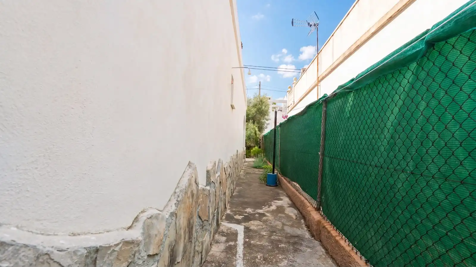 Exterior view of Houses for sale in Oliva  with Terrace and Furnished