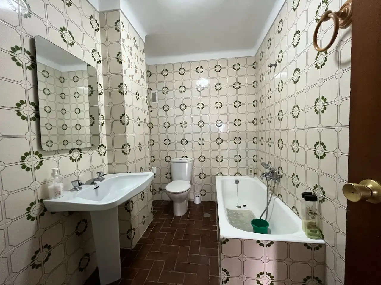Bathroom of Flat for sale in Vélez-Málaga  with Terrace and Storage room