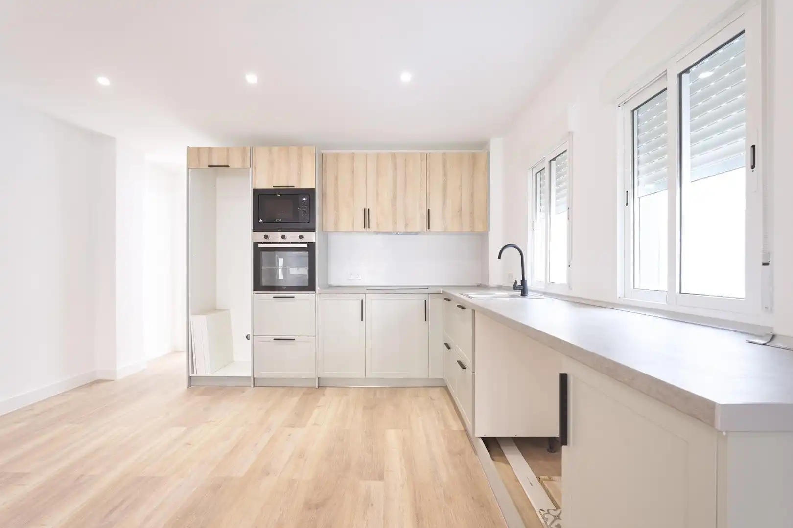 Kitchen of Flat for sale in Zaragoza