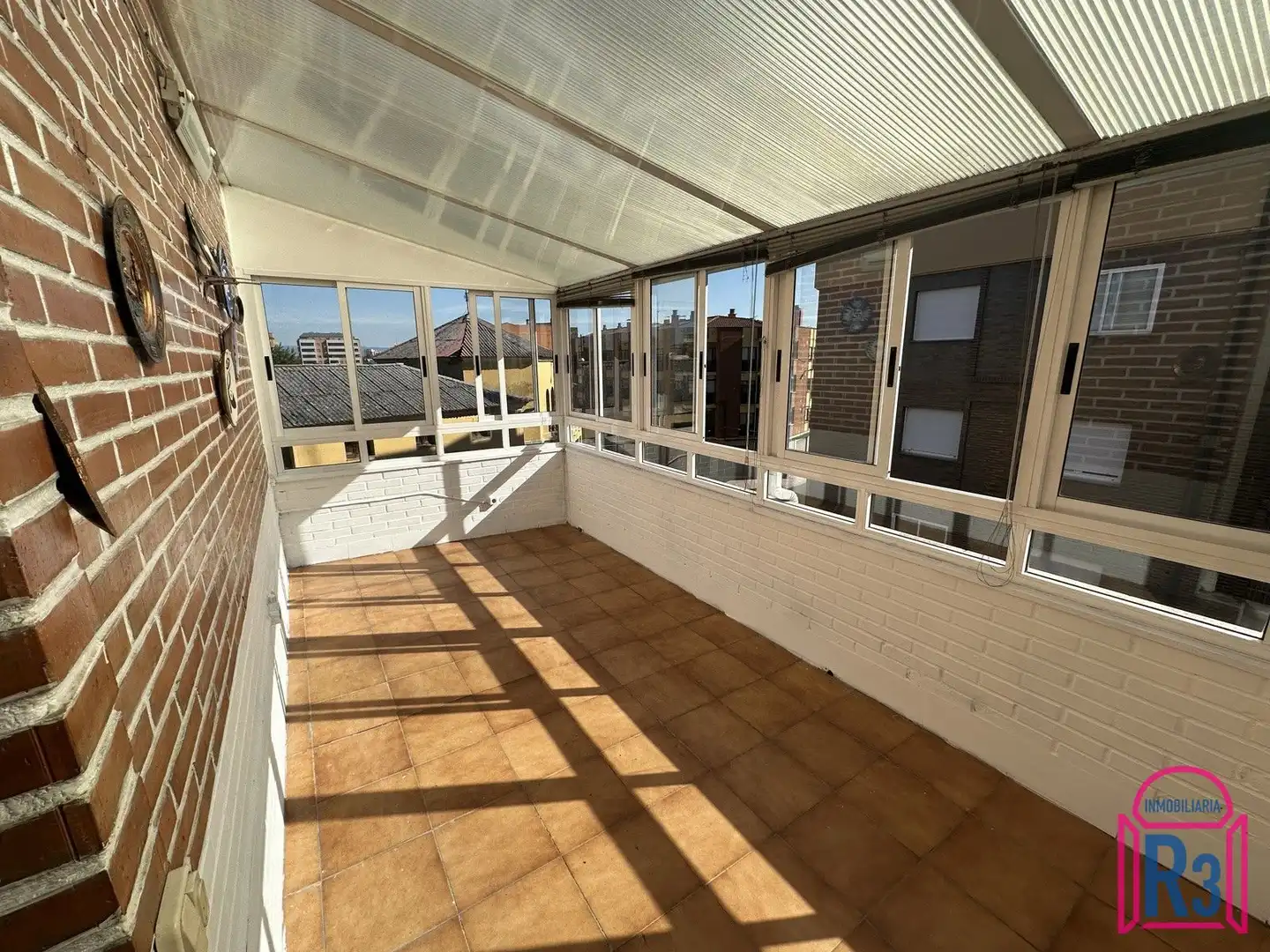 Terrassa de Apartament en venda en León Capital  amb Calefacció, Terrassa i Moblat