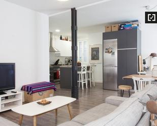 Living room of Flat to rent in  Madrid Capital  with Air Conditioner, Heating and Furnished
