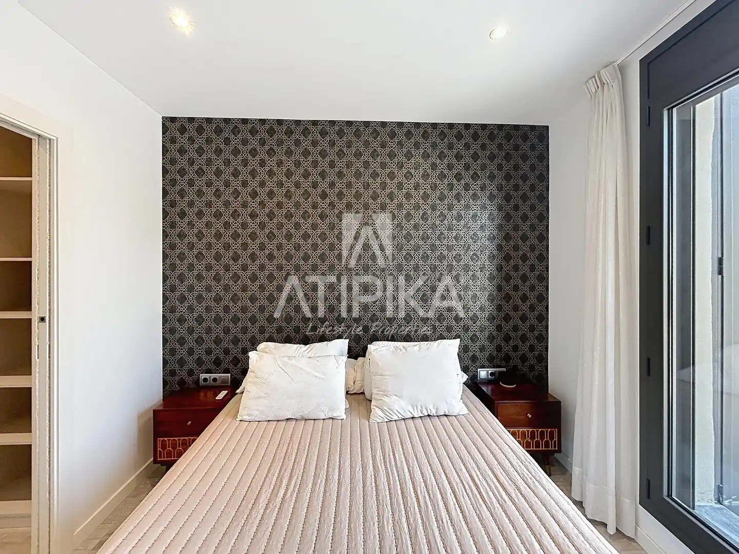 Schlafzimmer von Dachboden zur Miete in Barcelona mit Klimaanlage, Heizung und Parkett