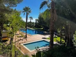 Piscina de Pis en venda en Sitges amb Aire condicionat, Jardí privat i Terrassa