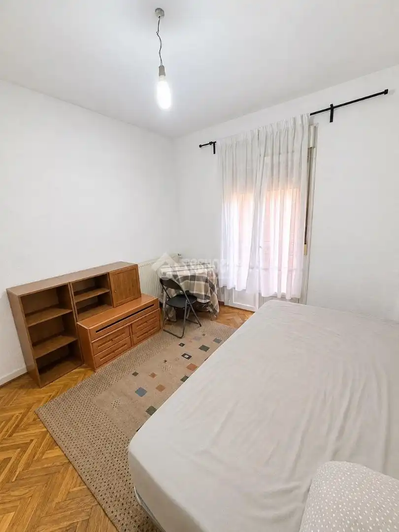 Habitación de Piso en venta en Madrid con Calefacción y Terraza