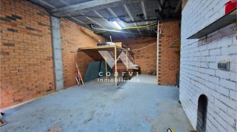 Bajo comercial en A Valenzá