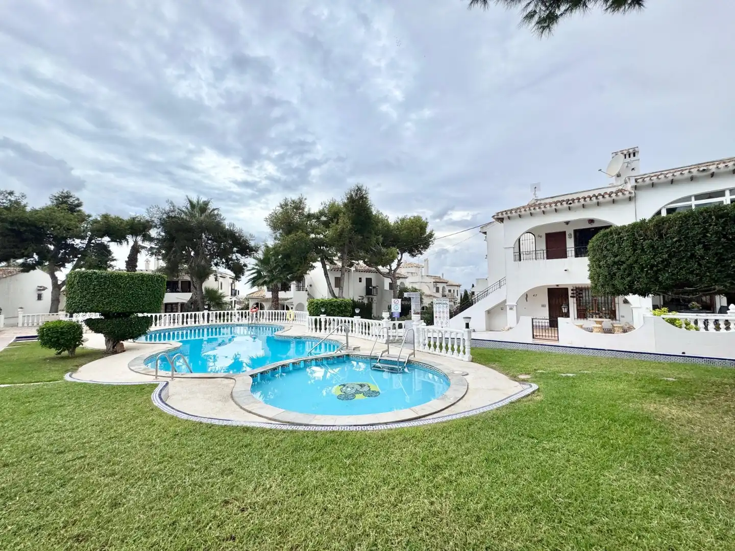 Swimming pool of Houses for rent in Torrevieja  with Air Conditioner, Heating and Terrace