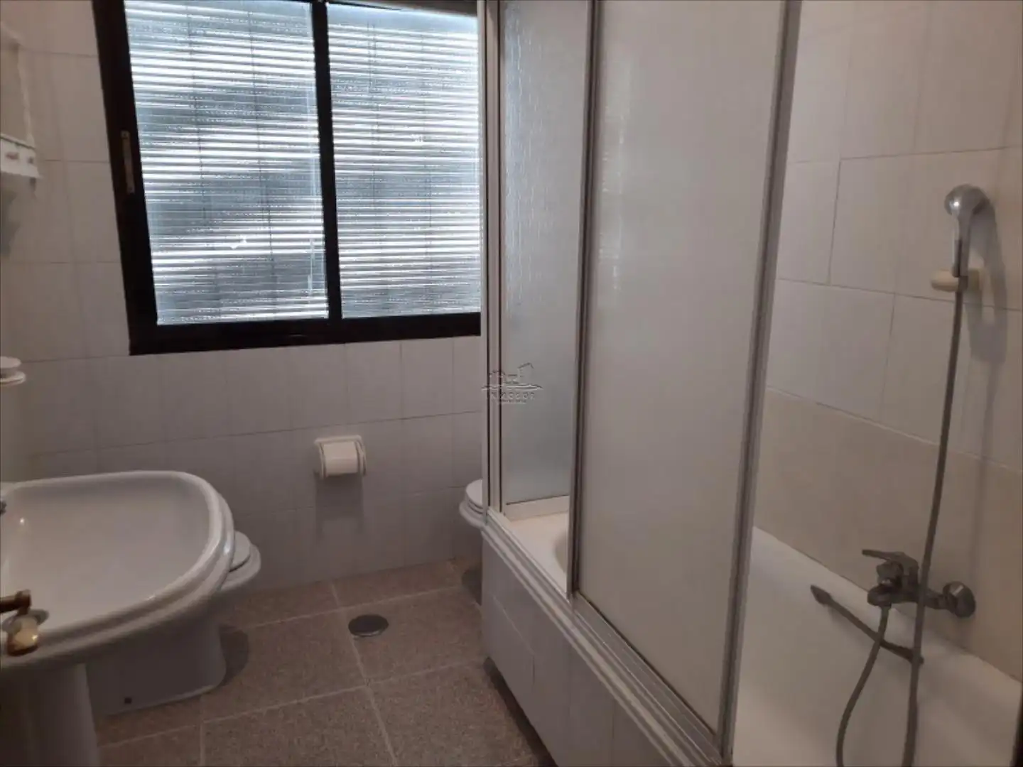 Baño de Casa o chalet en venta en Lucena con Terraza, Trastero y Piscina