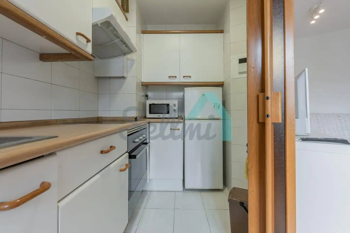 Kitchen of Flat for rent in Oviedo   with Heating, Parquet flooring and Furnished