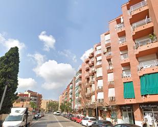 Vista exterior de Àtic en venda en Sant Boi de Llobregat amb Terrassa