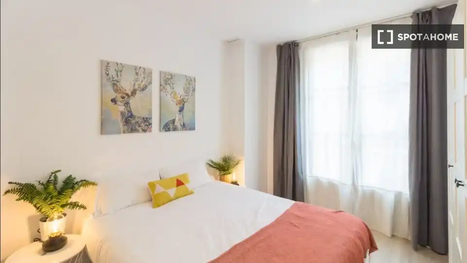 Appartamento con terrazza in affitto a Ciutat Vella, imagen 7