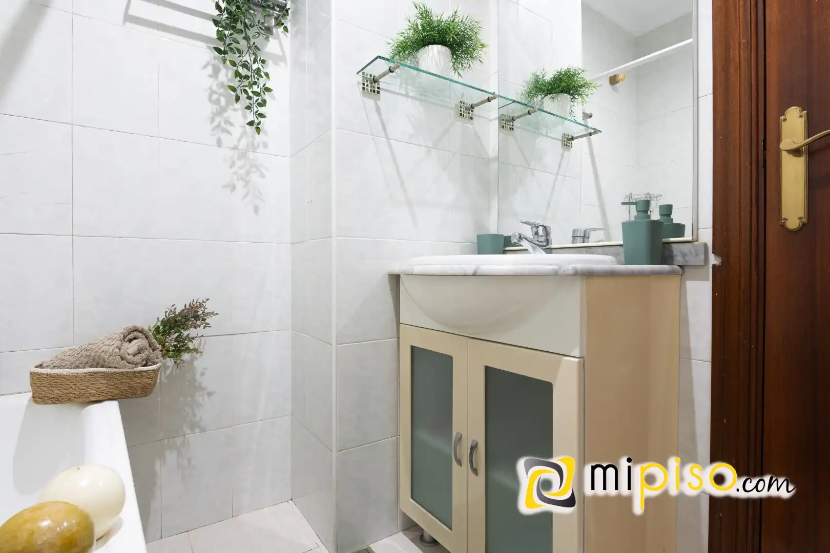 Baño de Piso en venta en Laredo con Amueblado