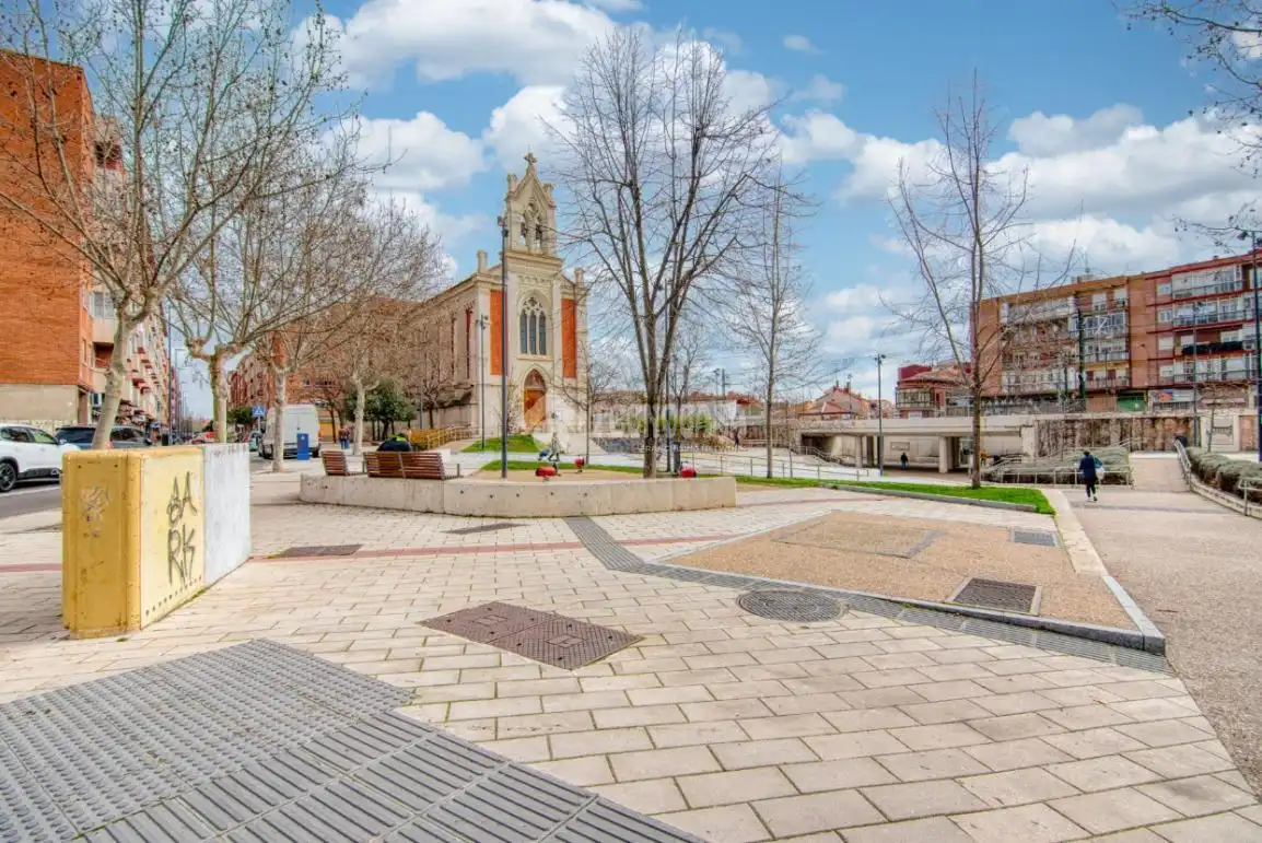 Vista exterior de Piso en venta en Valladolid con Calefacción y Terraza