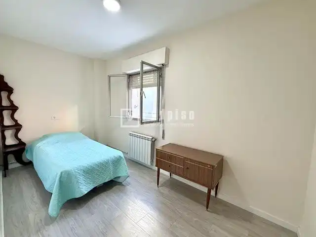 Habitación de Piso en venta en Madrid con Calefacción y Terraza