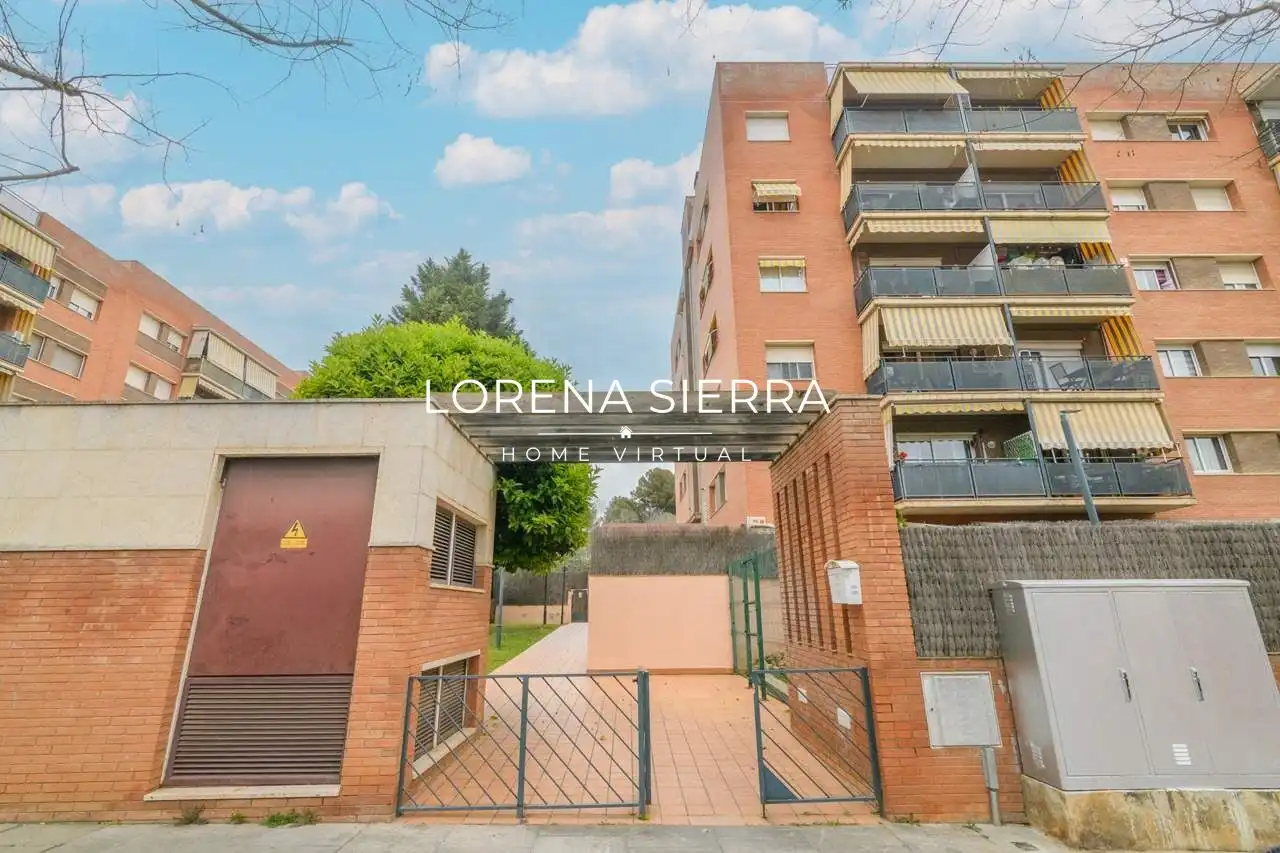 Vista exterior de Pis en venda en Viladecans amb Aire condicionat, Calefacció i Jardí privat