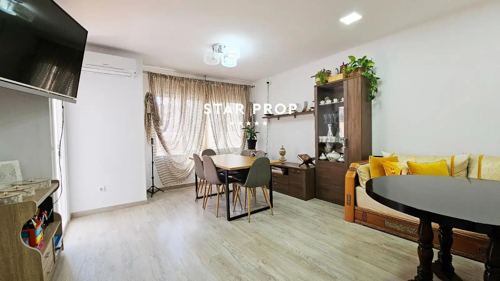 Living room of Flat for sale in Roses  with Heating, Terrace and Oven