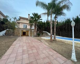 Vista exterior de Casa o xalet de lloguer en Riba-roja de Túria amb Aire condicionat, Calefacció i Jardí privat