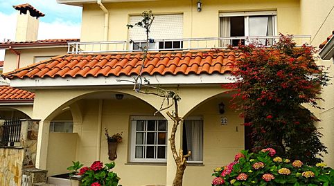 Foto 2 de Casa adosada en venta en Miño, A Coruña