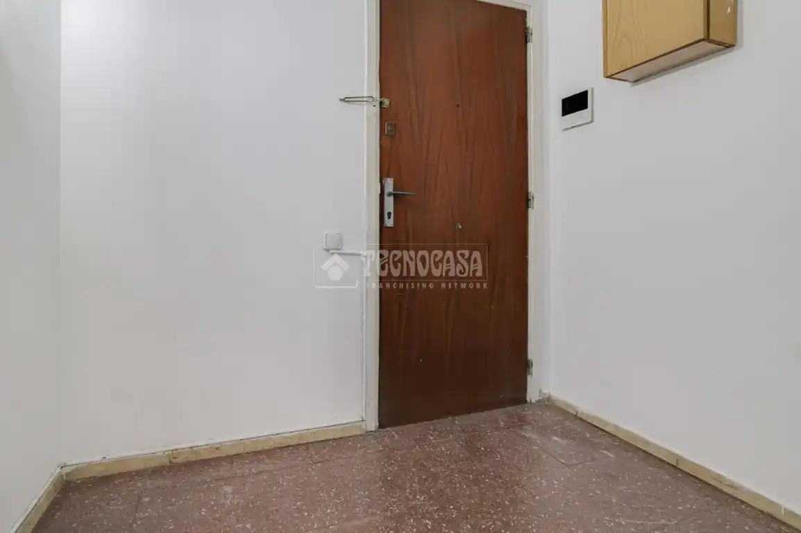 Piso en venta en Barcelona con Jardín privado, Terraza y Balcón
