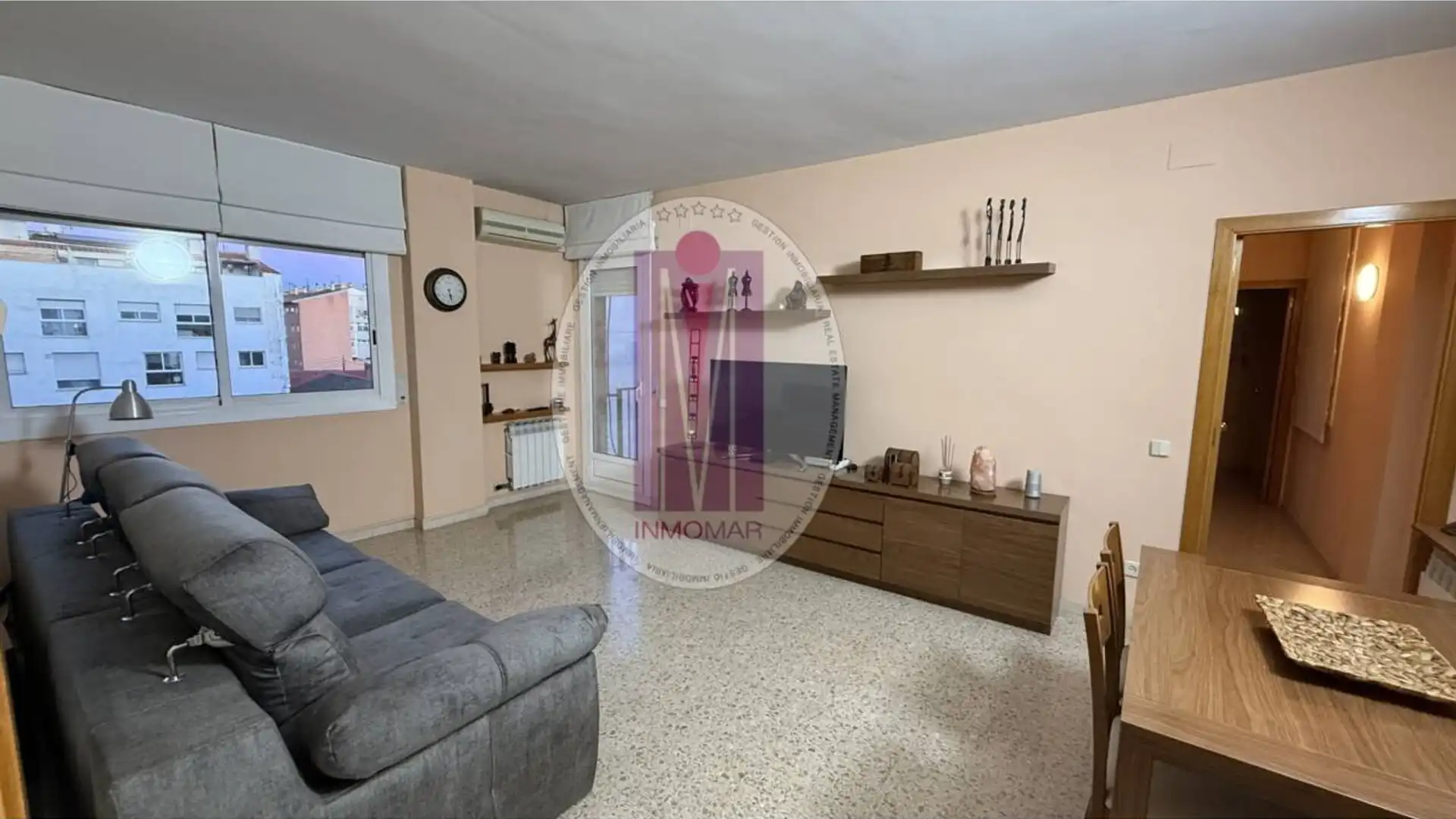 Living room of Flat for sale in Cornellà de Llobregat  with Terrace and Furnished