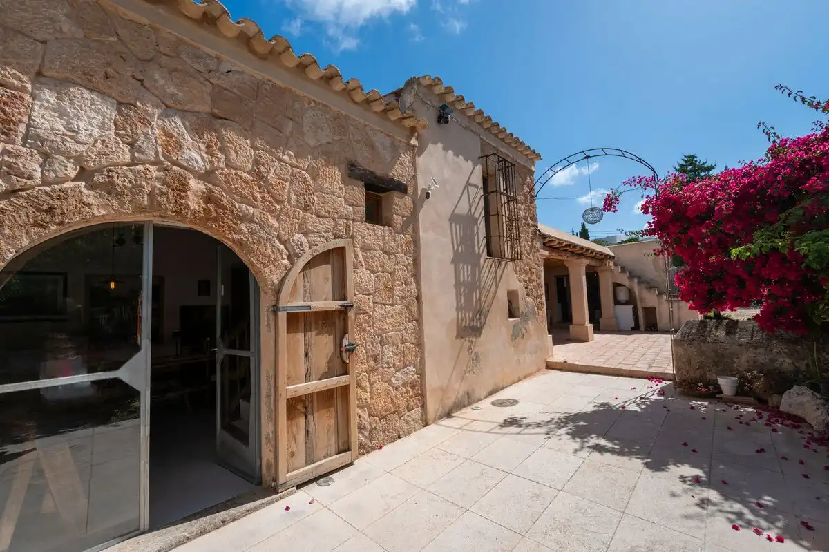 Vista exterior de Casa o chalet de alquiler en Sant Josep de sa Talaia con Aire acondicionado, Calefacción y Jardín privado