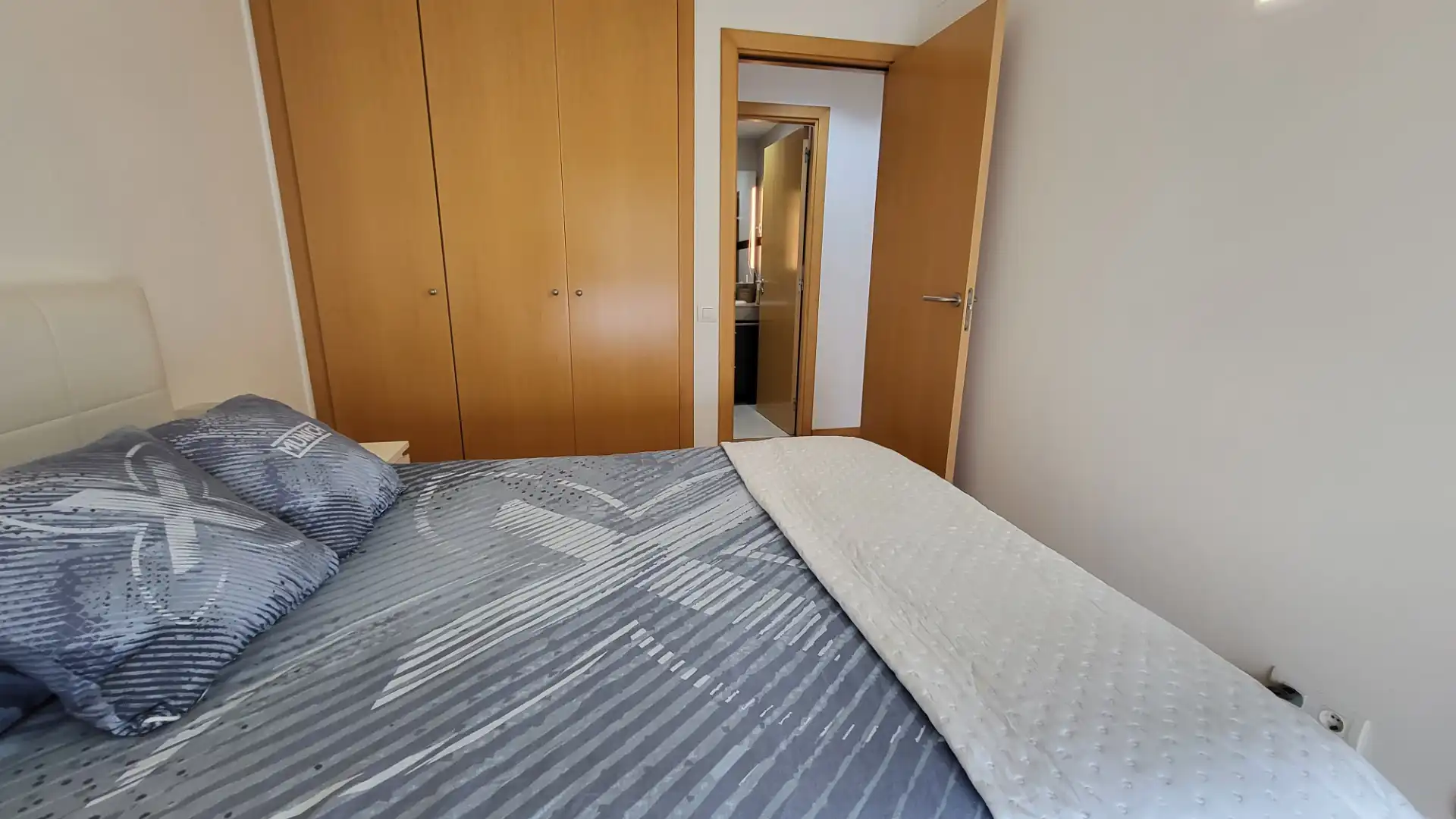 Habitación de Piso en venta en Cerdanyola del Vallès con Aire acondicionado, Calefacción y Parquet