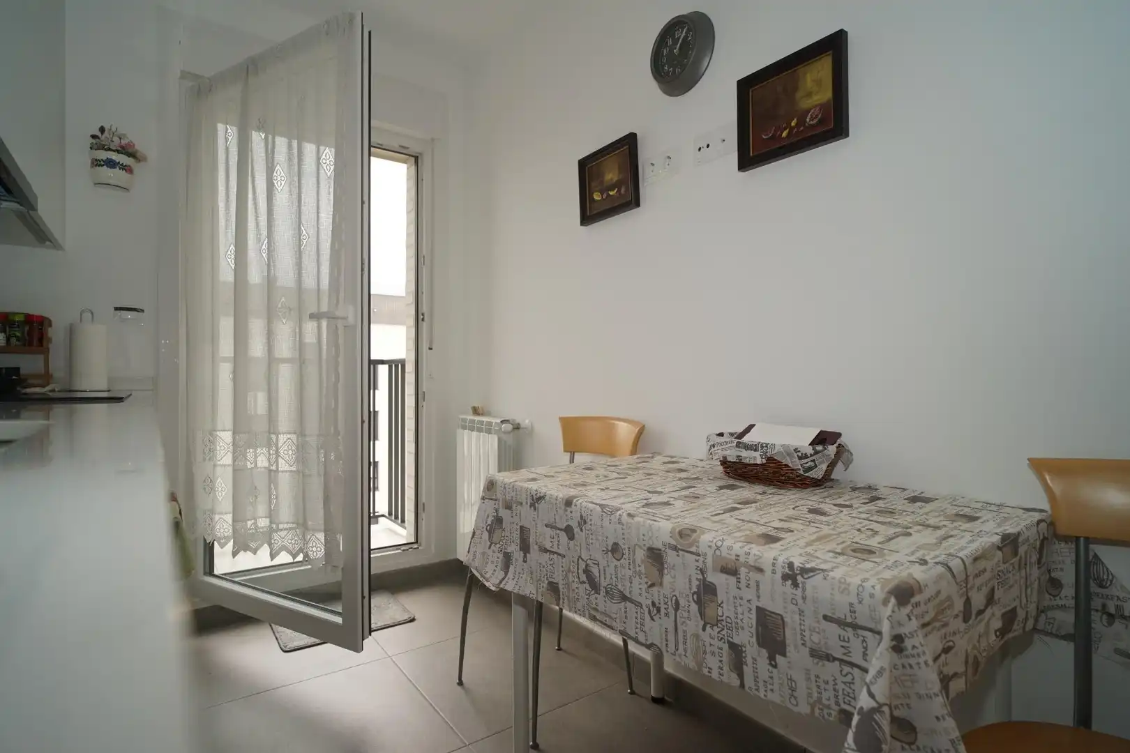 Terrasse von Wohnung zur Miete in Santa Cruz de Bezana mit Parkett