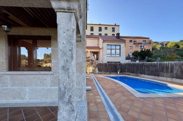 Casa-chalet en Venta en  AGRELO-CAMPO en Campo Lameiro