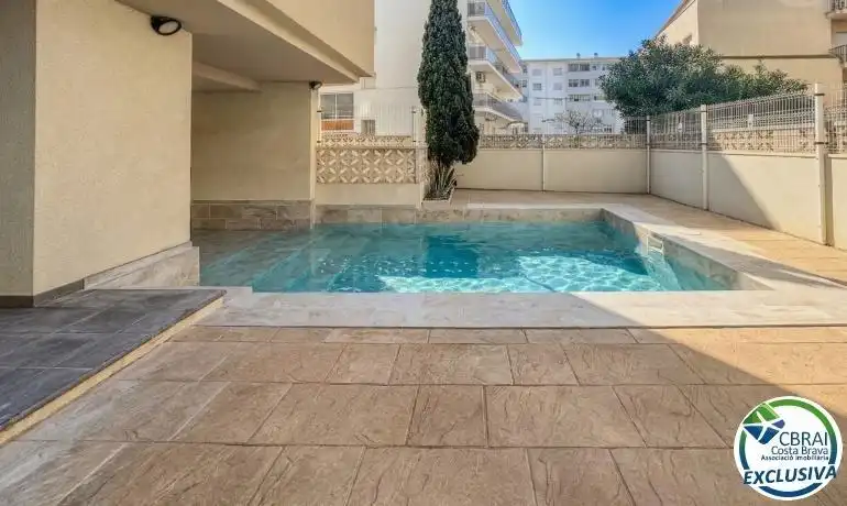 Swimming pool of Apartments for sale in Roses  with Heating, Terrace and Furnished