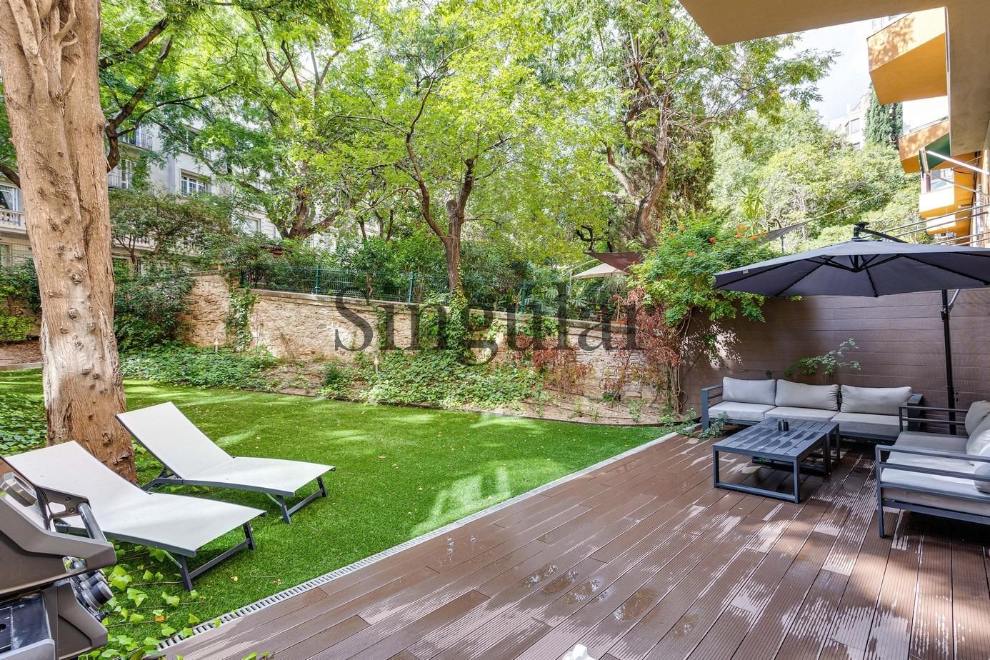 Jardí de Planta baixa en venda en  Barcelona Capital amb Calefacció i Terrassa