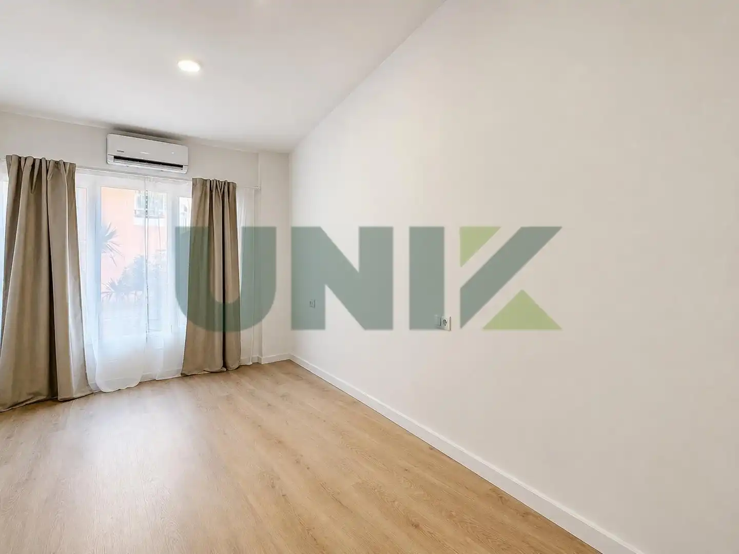 Piso con terraza en venta en Travessera Corts, imagen 24