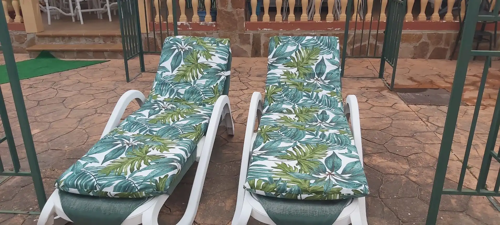 Jardí de Casa o xalet de lloguer en Mengíbar amb Aire condicionat, Terrassa i Piscina
