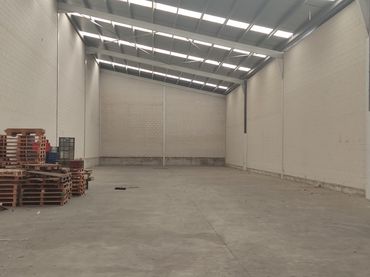 Nave industrielle à vendre à Quel