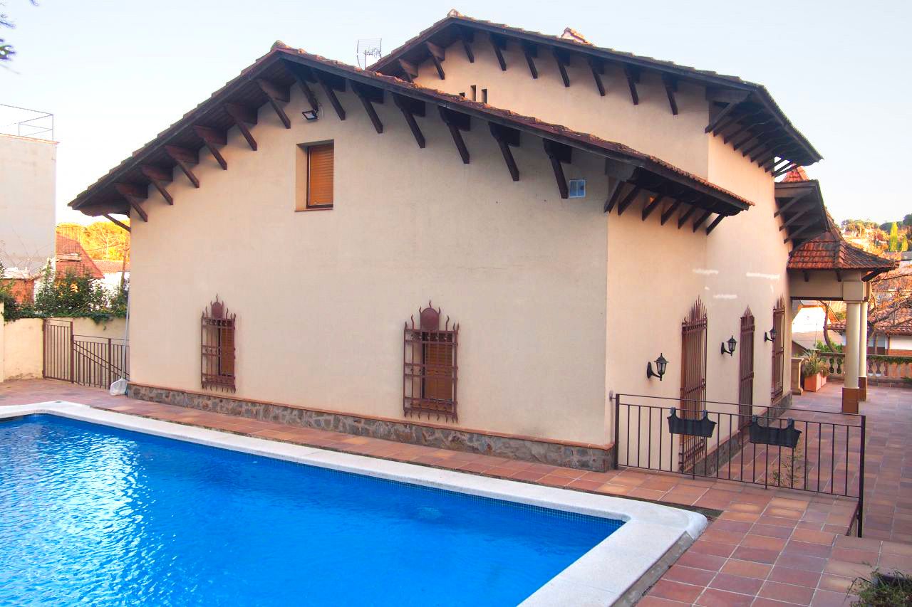 Piscina de Casa o xalet de lloguer en Sant Cugat del Vallès amb Calefacció, Parquet i Terrassa