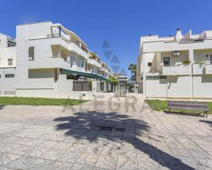 Exterior view of Single-family semi-detached for sale in Jerez de la Frontera  with Air Conditioner and Community pool
