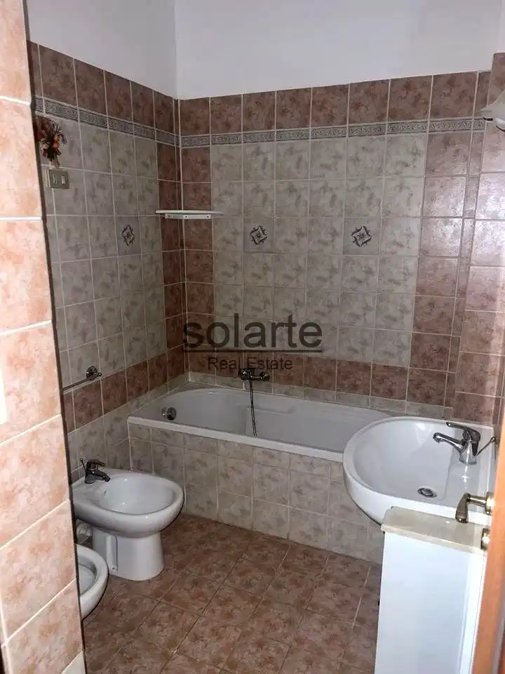 Bathroom of Flat for sale in Barcelona