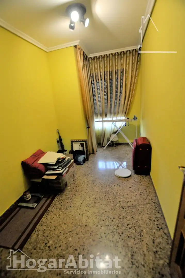 Dormitori de Casa o xalet en venda en La Pobla de Vallbona amb Terrassa i Traster