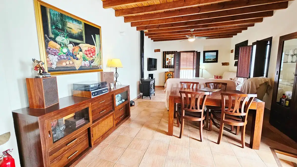 Sala d'estar de Casa o xalet en venda en Linares de la Sierra amb Traster