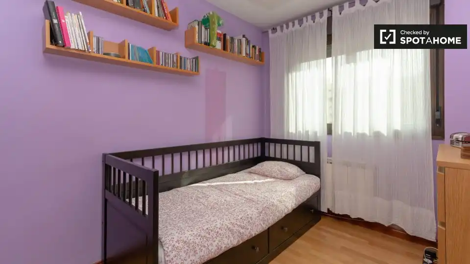 Room in Valdebernardo - Valderribas