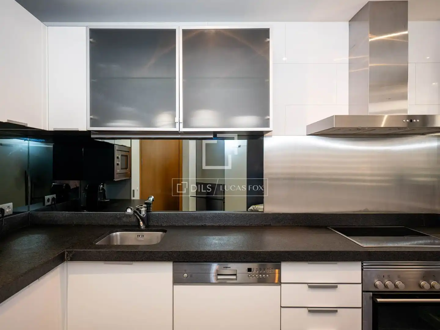 Kitchen of Flat for rent in Madrid  with Air Conditioner, Heating and Private garden