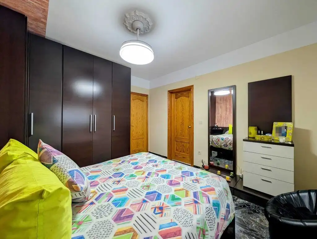 Dormitori de Casa o xalet en venda en Loja amb Terrassa i Piscina