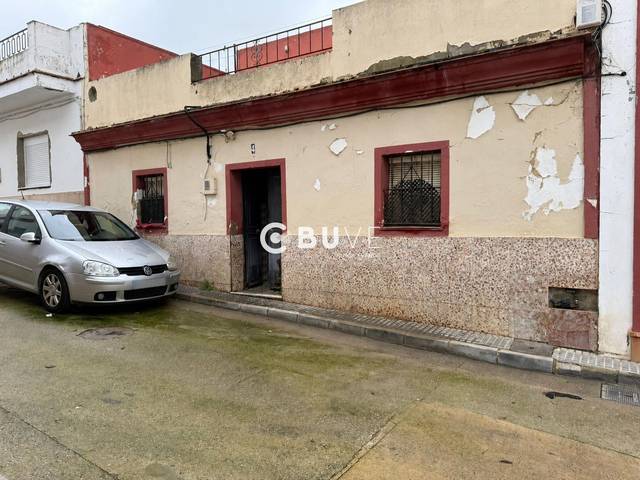 Casa-chalet en Venta en Martin Roldan bj en Trebujena