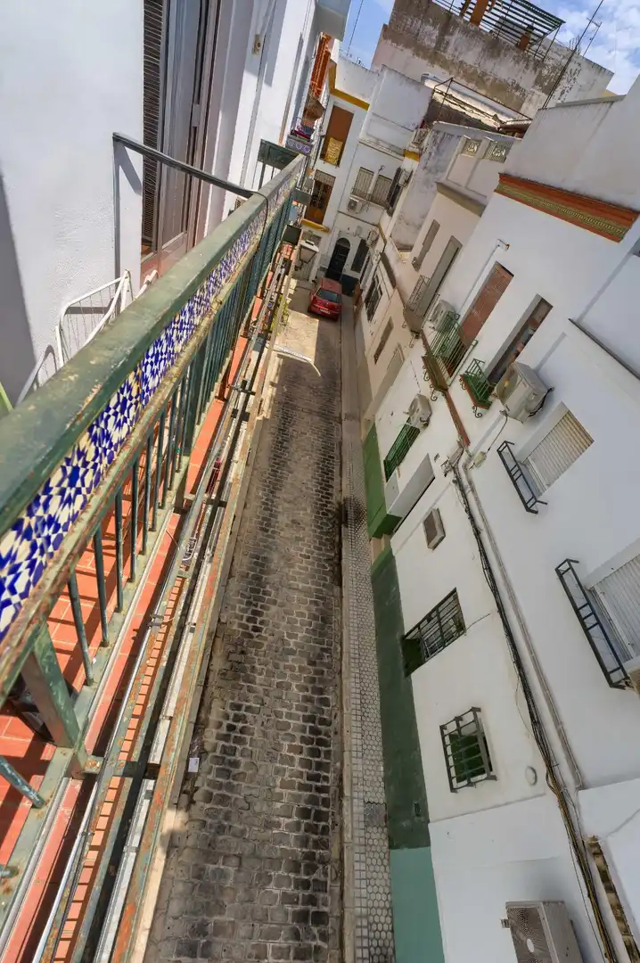 Vista exterior de Pis en venda en Sevilla amb Aire condicionat i Balcó