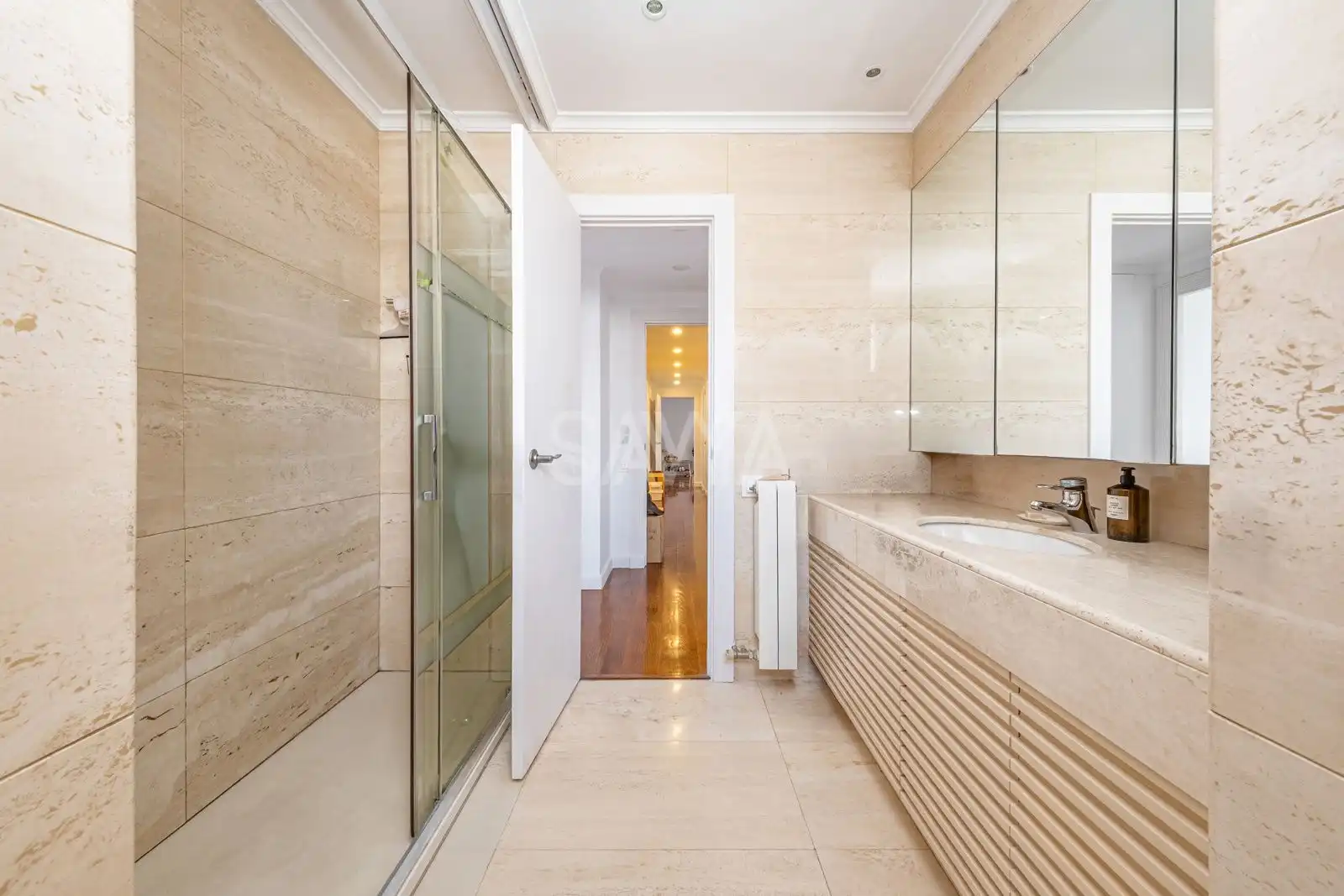 Badezimmer von Dachboden zur Miete in Barcelona mit Klimaanlage, Heizung und Terrasse