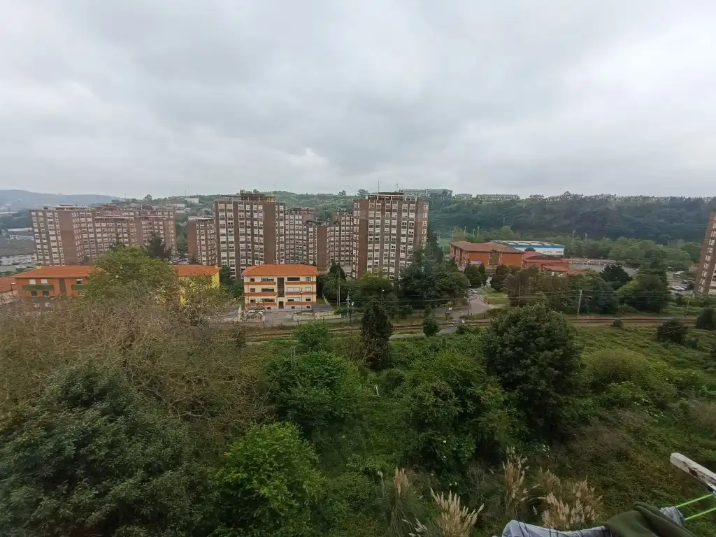 Vista exterior de Pis en venda en Avilés