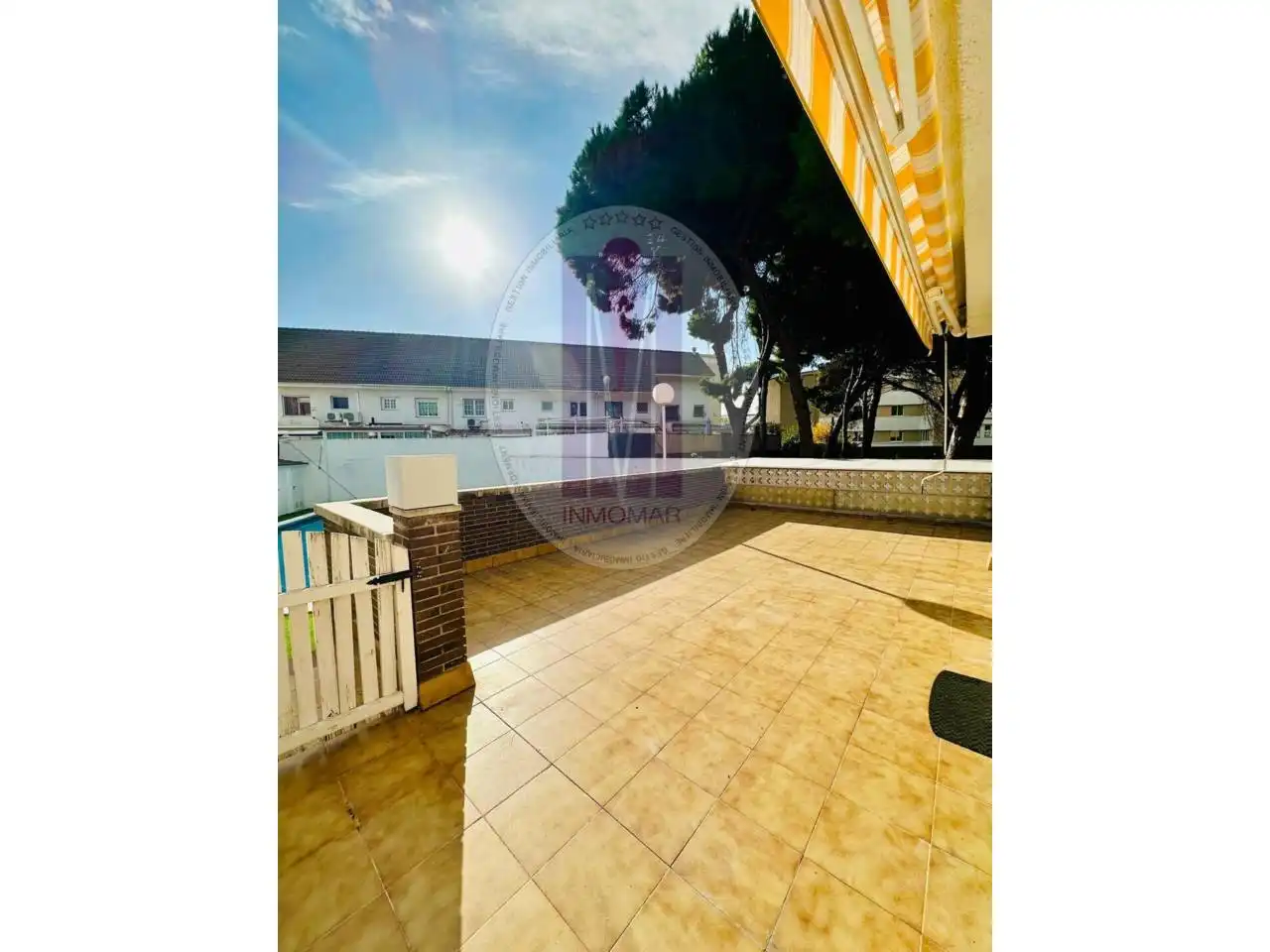 Vista exterior de Casa adosada en venta en Castelldefels con Calefacción y Piscina comunitaria