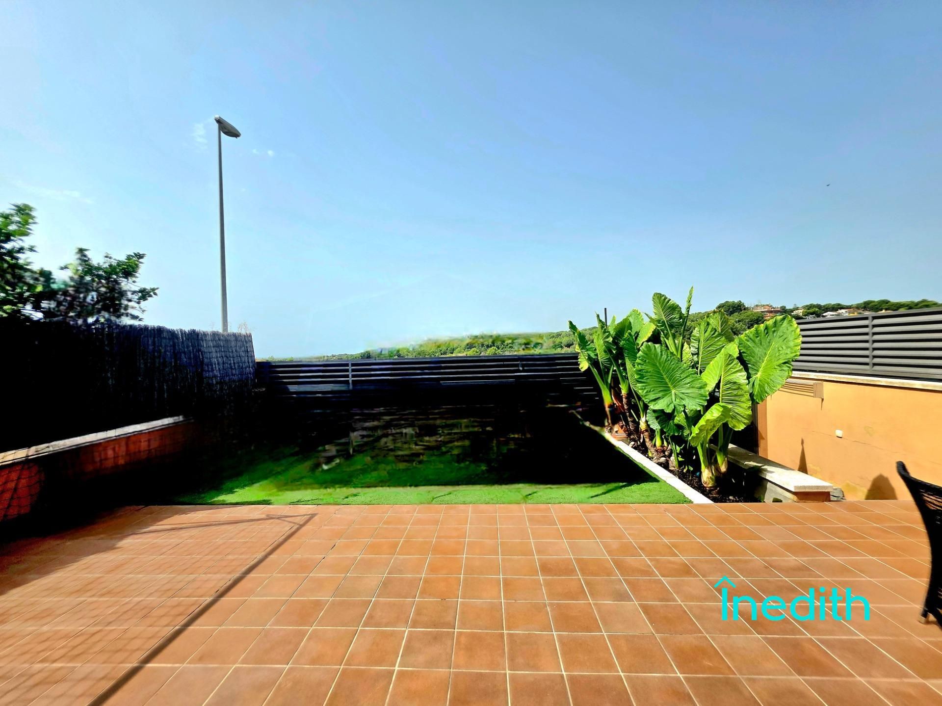 Garden of Single-family semi-detached for sale in Cubelles  with Air Conditioner, Heating and Private garden