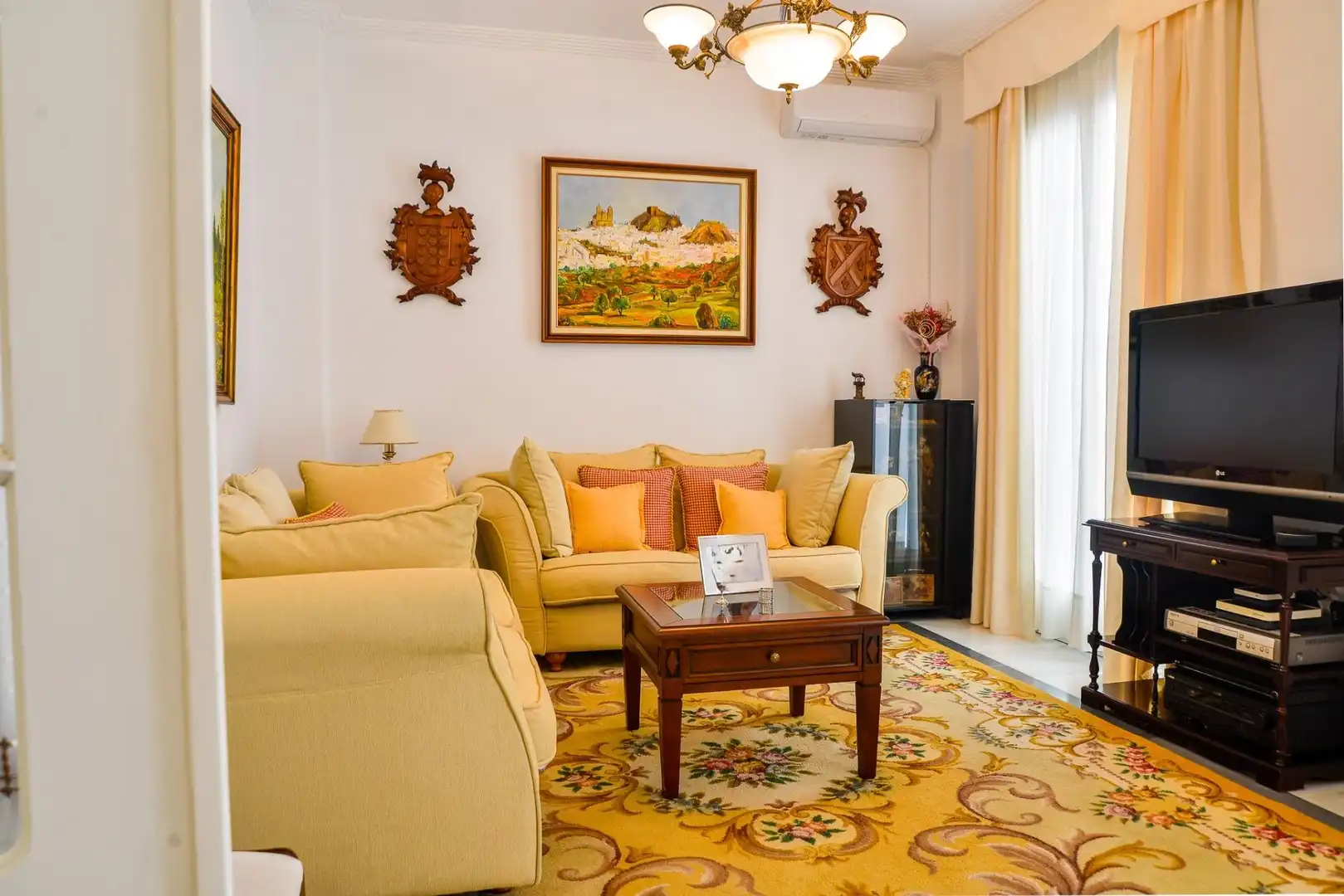 Sala d'estar de Casa adosada en venda en Camas amb Aire condicionat, Calefacció i Terrassa
