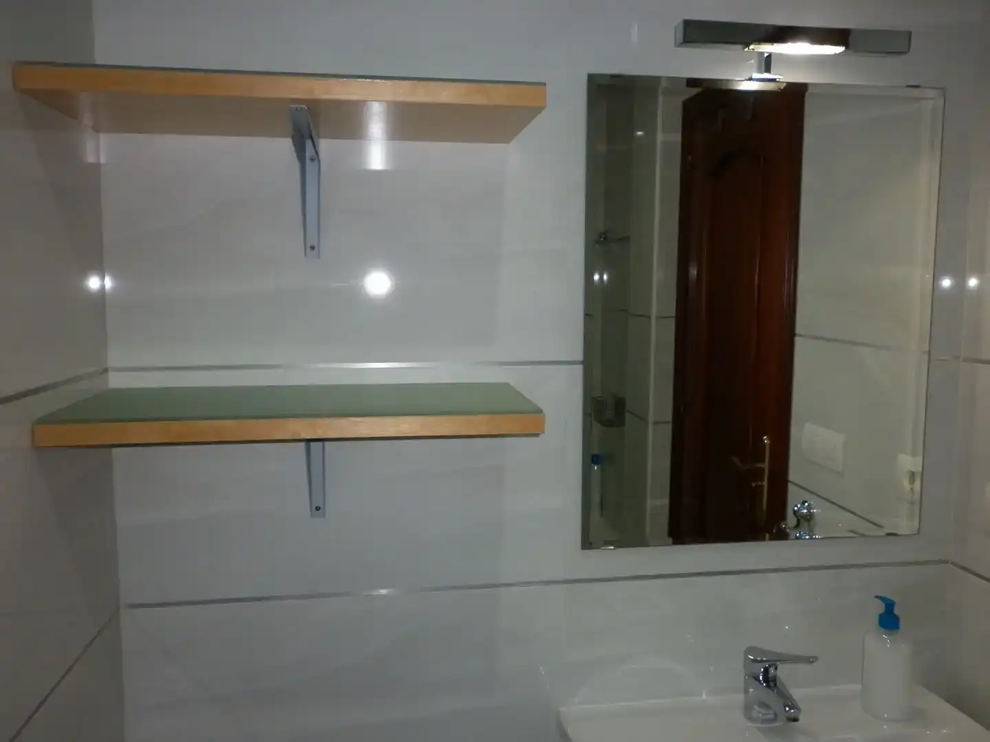 Bany de Apartament de lloguer en Dos Hermanas amb Aire condicionat, Moblat i Balcó