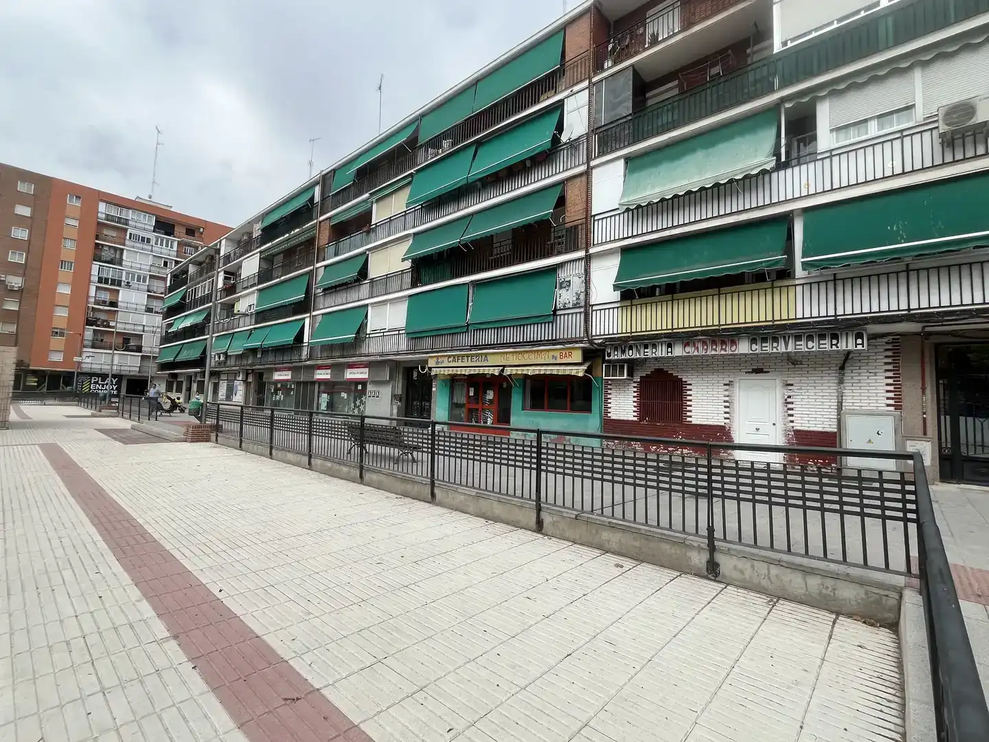 Vista exterior de Planta baixa en venda en Alcorcón